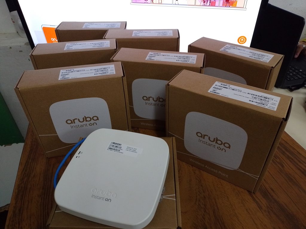 Donación de routers profesionales a escuelas 