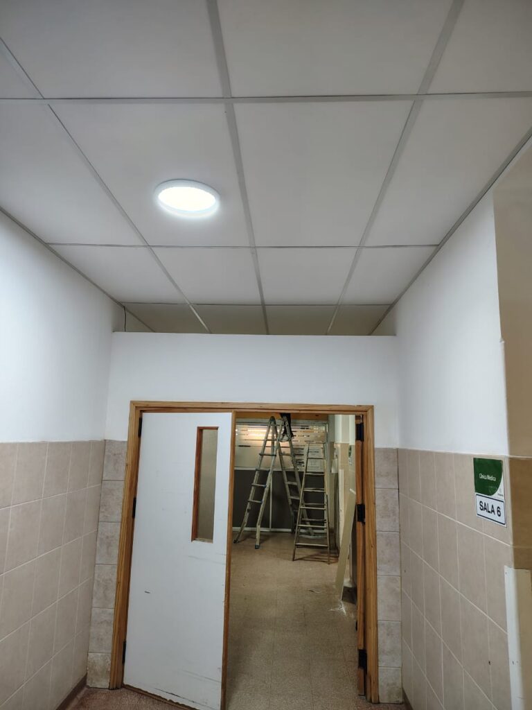 Compra de materiales y mano de obra, para el Hospital Regional Eva Perón de Santa Rosa de Calamuchita.